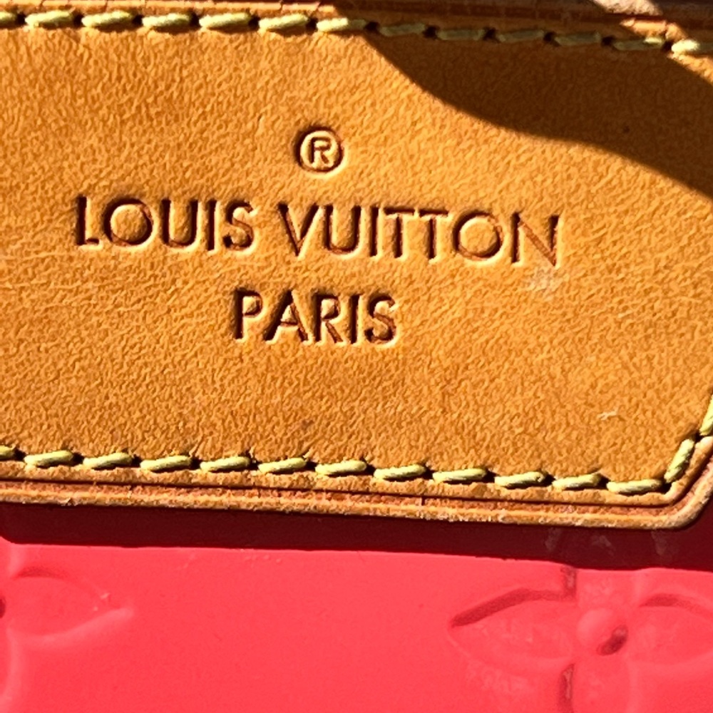 Louis Vuitton Brea Vernis MM coral bag USED GC. - Picture 13 of 16